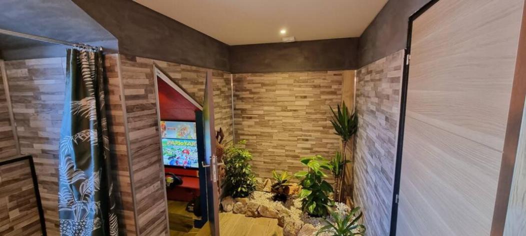 Rêves de vie, appartement vue mer, piscine non chauffée et spa privatifs Cassis Extérieur photo
